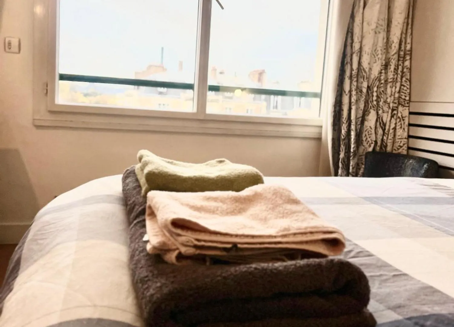 Apartment With Eiffel Tower And Seine View Bleriot París 0*,  Francia